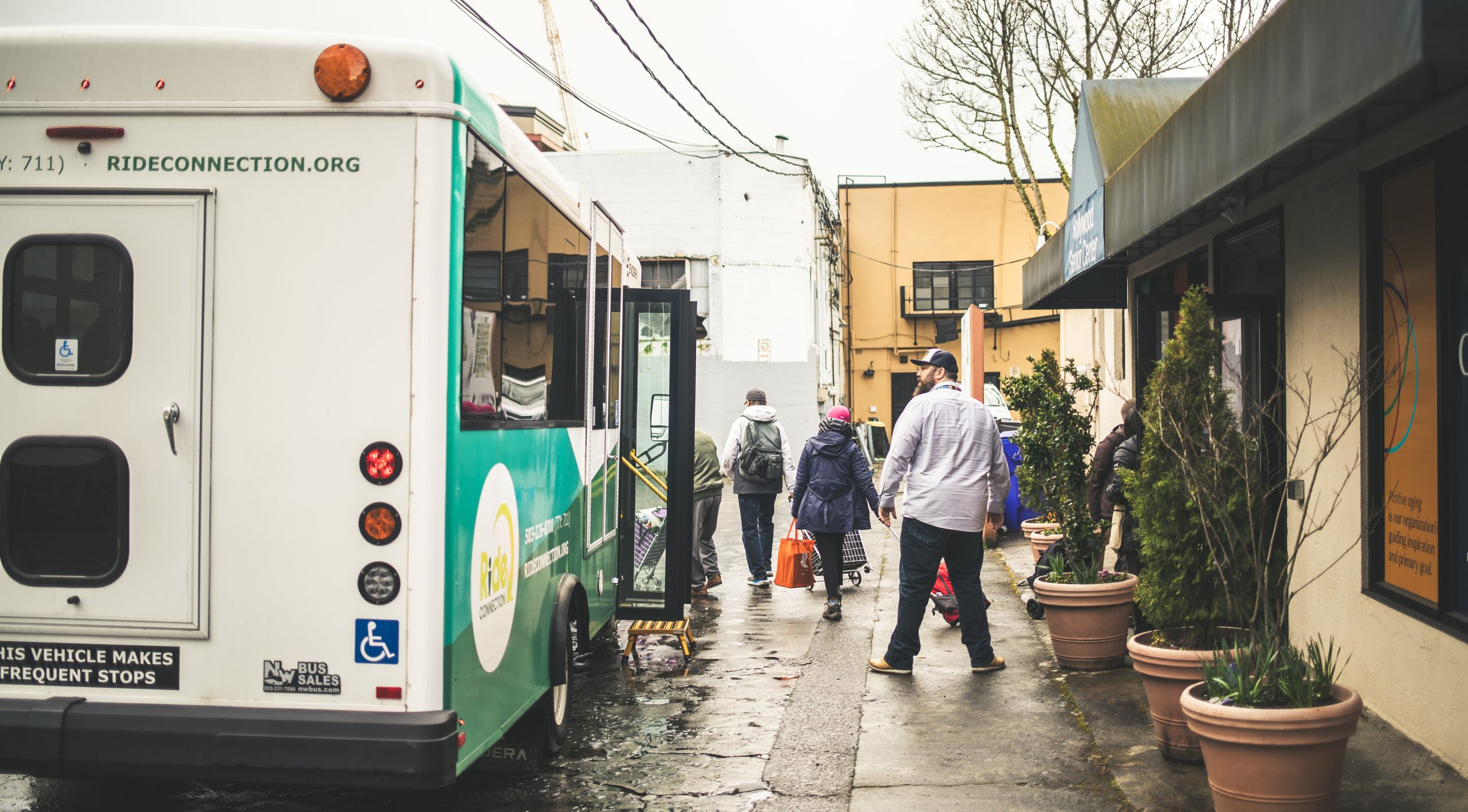 Hollywood Neighborhood in Portland, Oregon [Street Photography]