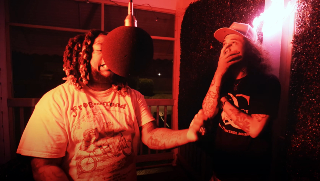 Linelife_HN & Swiggle Mandela // No Sativa (Mic Drop) [Video]