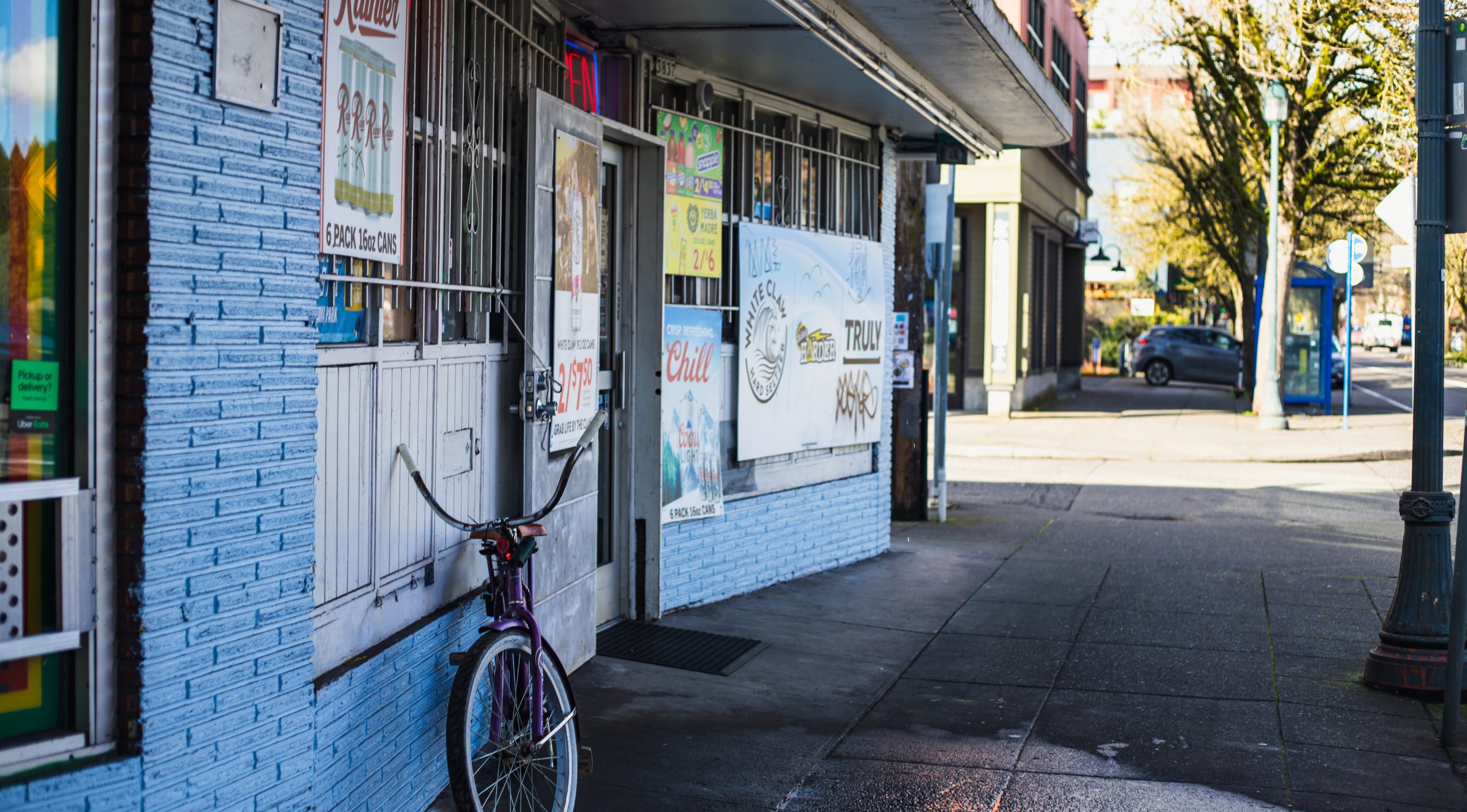 MLK Blvd in Portland, OR [Street Photography]