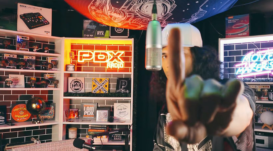 PDX Radio Mic Check // Swiggle Mandela [Live Performance]